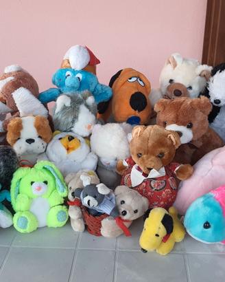 Collezione di pupazzi peluches