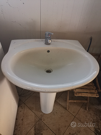 Lavello bagno con colonna