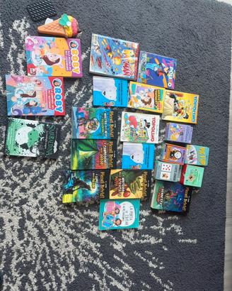 vari giochi e libri bambini