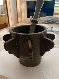 Mortaio antico in bronzo