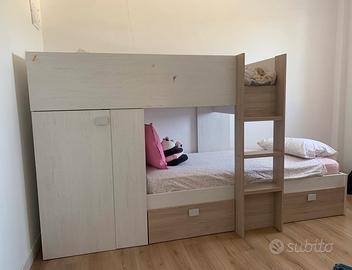 Letto a castello con armadio