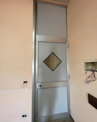 Porta in alluminio e bachelite 3,50x1 m