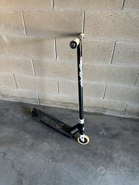 Monopattino freestyle District