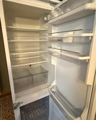 Frigo ad incasso smeg