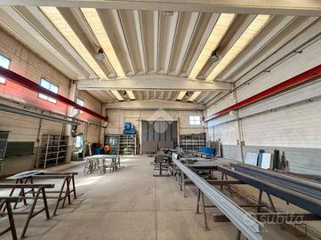 CAPANNONE A COSTA MASNAGA