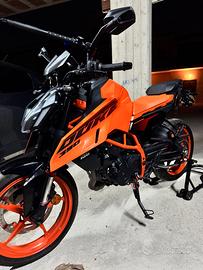 KTM Duke 390 2024 –  9072 km, unico proprietario