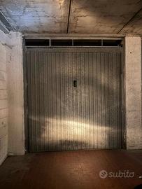 Box auto 16mq- Sturla. Viale Bernabò Brea