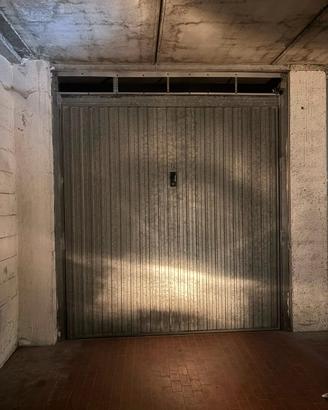 Box auto 16mq- Sturla. Viale Bernabò Brea