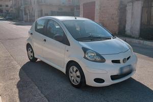 Toyota Aygo 1.0 12V VVT-i 5 porte Now Connect