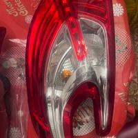 Stop posteriori Peugeot 208 2012