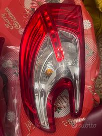 Stop posteriori Peugeot 208 2012