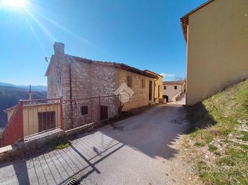 CASA SEMINDIPENDENTE A FOLIGNO
