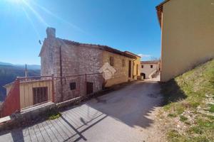 CASA SEMINDIPENDENTE A FOLIGNO
