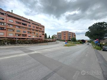 Zona Colle dell'Orso-locale commerciale di 45 mq