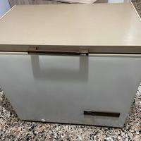 Freezer a pozzetto Ignis grande