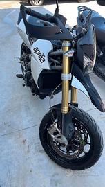 Aprilia dorsoduro 750
