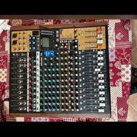 Mixer Tascam model 16