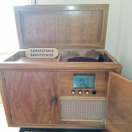 Giradischi e radio a valvole Vintage Epoca anni 60