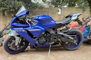 Yamaha R1 2020