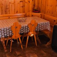 Tavolo e panca in legno