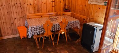 Tavolo e panca in legno