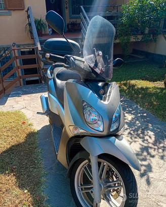 scooter Yamaha XCity 250 del settembre 2010 unipro