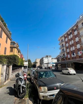 Locale Commerciale C/1 in Viale delle Medaglie d'O