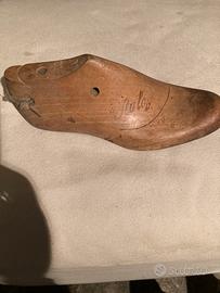 Scarpa in legno