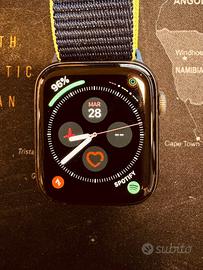 Apple Watch Series 5 (GPS + Cellular, 44 mm)