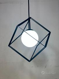 Lampadario cubo nero/vetro sfera bianco