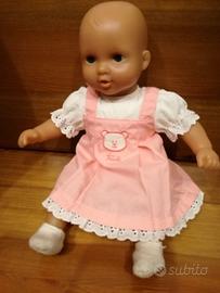 Bambola trudi con vestiti ricambio