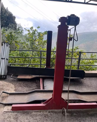 Ponte sollevatore auto