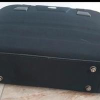 Valigia con due ruote  Claude A.