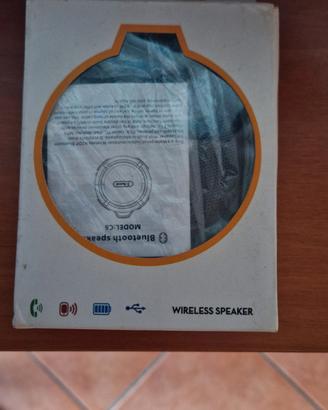 Cassa bluetooth con ventosa impermeabile 