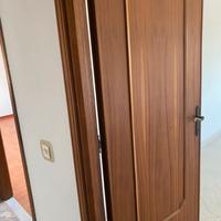 Porte legno e vetro marroni