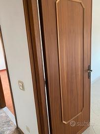 Porte legno e vetro marroni