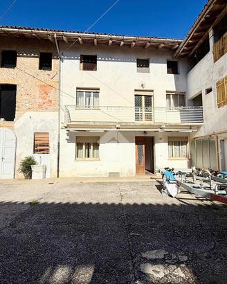 CASA INDIPENDENTE A MERETO DI TOMBA