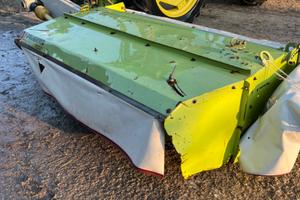 Falciatrice CLAAS con condizionatore