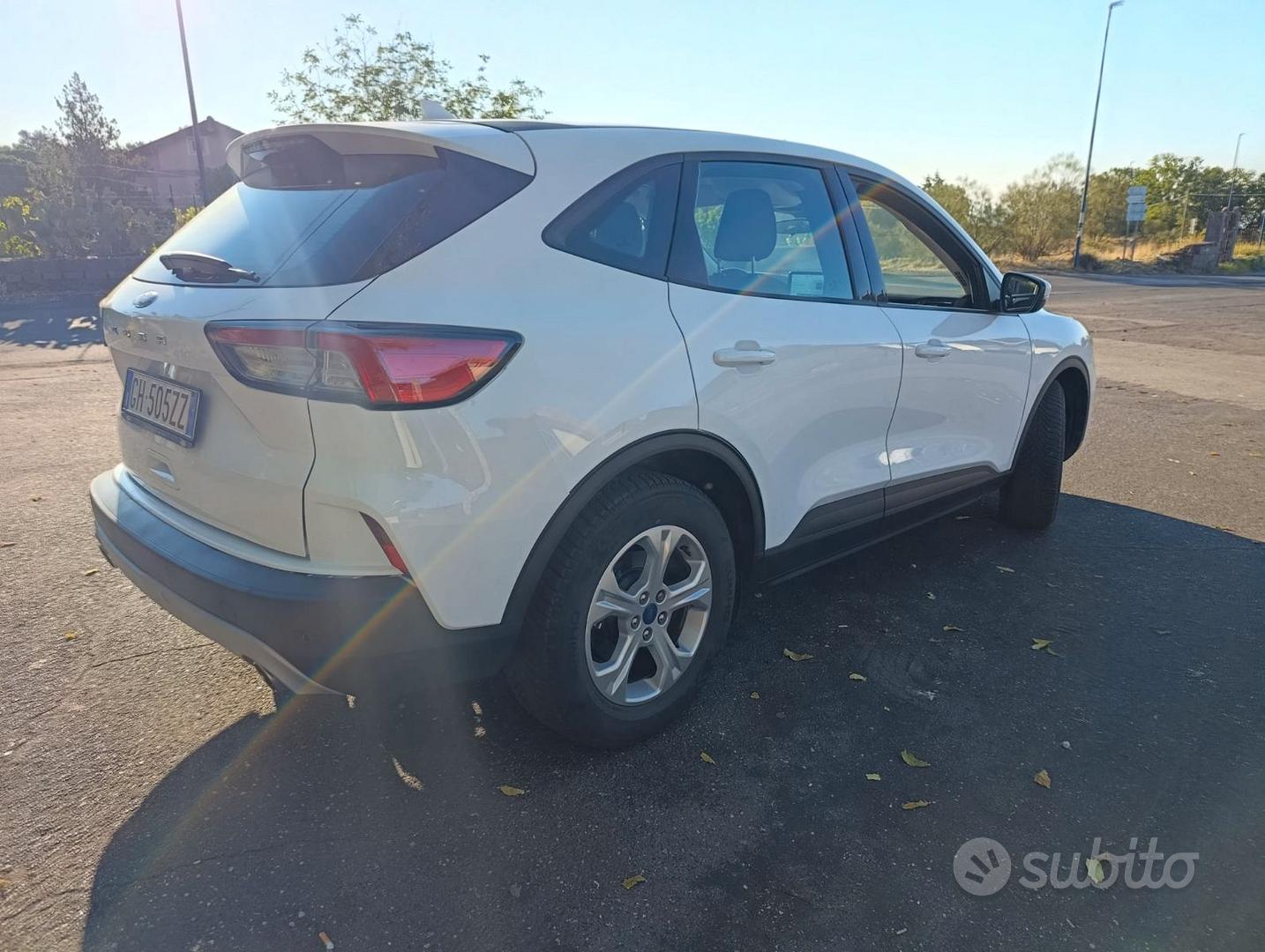 Ford Kuga 2022 photo 3