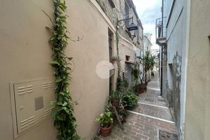 2 LOCALI A SPOLTORE