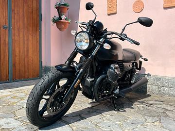 Moto Guzzi V7 III Stone