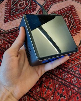 mini pc Intel nuc7  sottile 