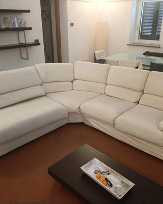Divano angolare con penisola grande 222 x 210 cm