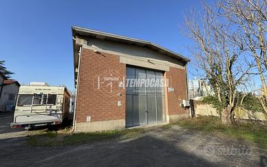 Capannone di ampie metrature in zona Formica.