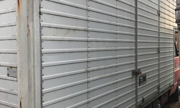 Cassone in alluminio con imperiale per Iveco Daily