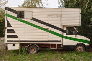 Pezzi di ricambio o camion intero