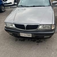 Auto Lancia dedra