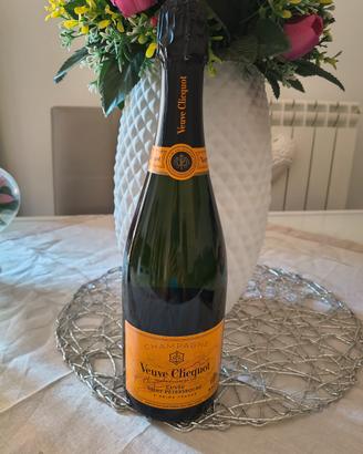Champagne Vueuve Clicquot Cuvee-Saint Petersbourg 