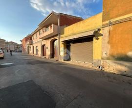 MONOLOCALE A SINNAI