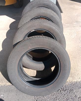 4 pneumatici Michelin ESTIVI 215/60R16 usati